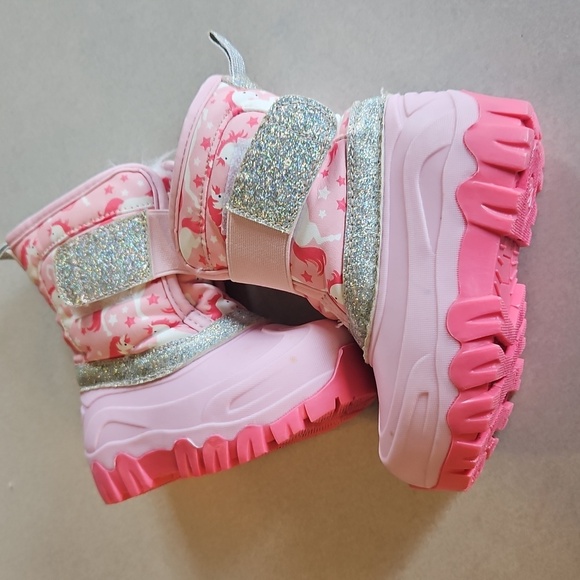 Pink Unicorn Snowboots - Picture 9 of 12